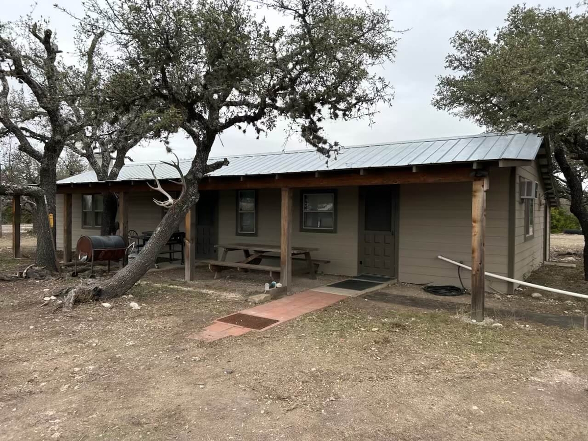 Hunters Cabin Hunter's Cabin